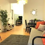 Апартаменты Sj1de - Two Connected In The Heart Of Baixa-rossio With Ac - Sleeps Up To 12 Guests!