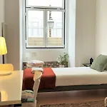 Sj1de - Two Connected In The Heart Of Baixa-rossio With Ac - Sleeps Up To 12 Guests!