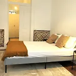 Sj1de - Two Connected In The Heart Of Baixa-rossio With Ac - Sleeps Up To 12 Guests!