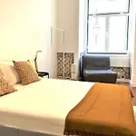 Sj1de - Two Connected In The Heart Of Baixa-rossio With Ac - Sleeps Up To 12 Guests! * Lisboa