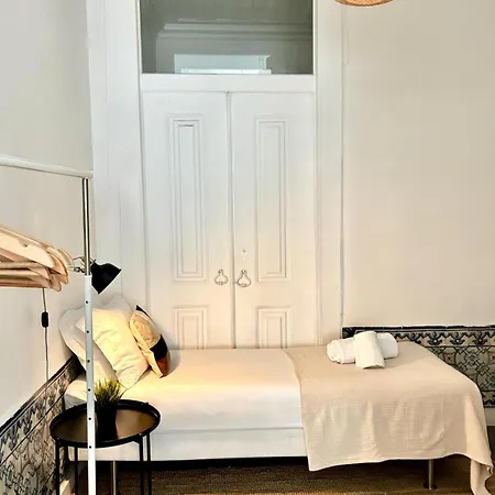 Daire Sj1de - Two Connected In The Heart Of Baixa-rossio With Ac - Sleeps Up To 12 Guests! *