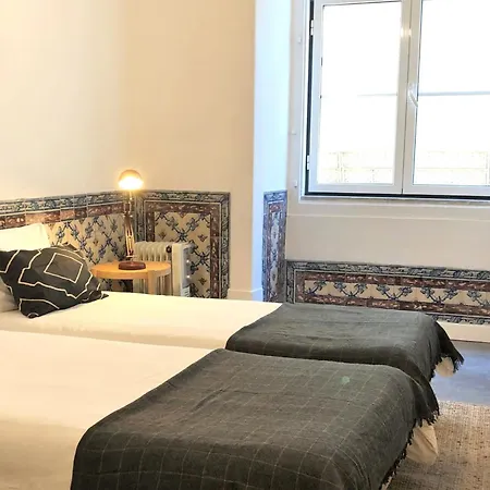 Sj1d+e Heart Of Baixa New A/c Spacious 2 Apts 5br2ba * Lizbona