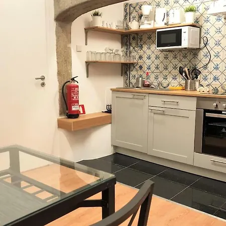 Sj1d+e Heart Of Baixa New A/c Spacious 2 Apts 5br2ba *