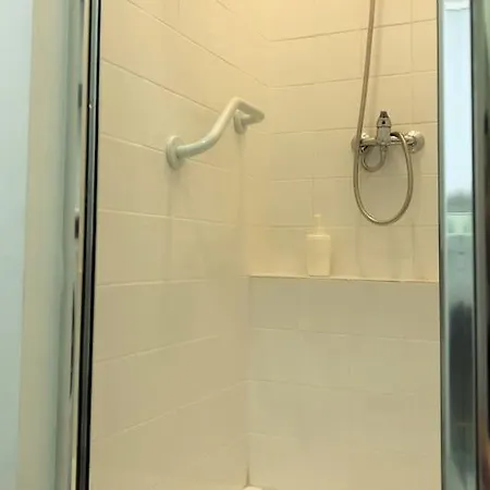 Sj1d+e Heart Of Baixa New A/c Spacious 2 Apts 5br2ba *