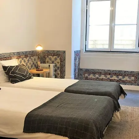 Apartment Sj1d+e Heart Of Baixa New A/c Spacious 2 Apts 5br2ba *