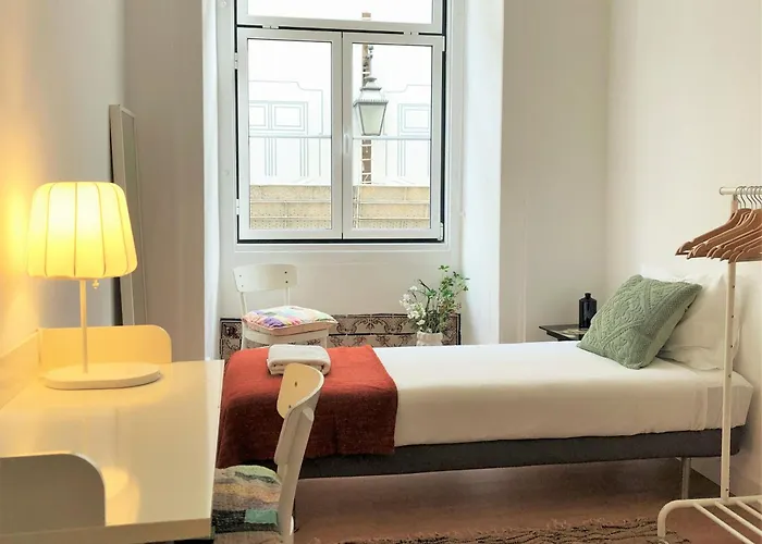 Sj1de - Two Connected In The Heart Of Baixa-rossio With Ac - Sleeps Up To 12 Guests!